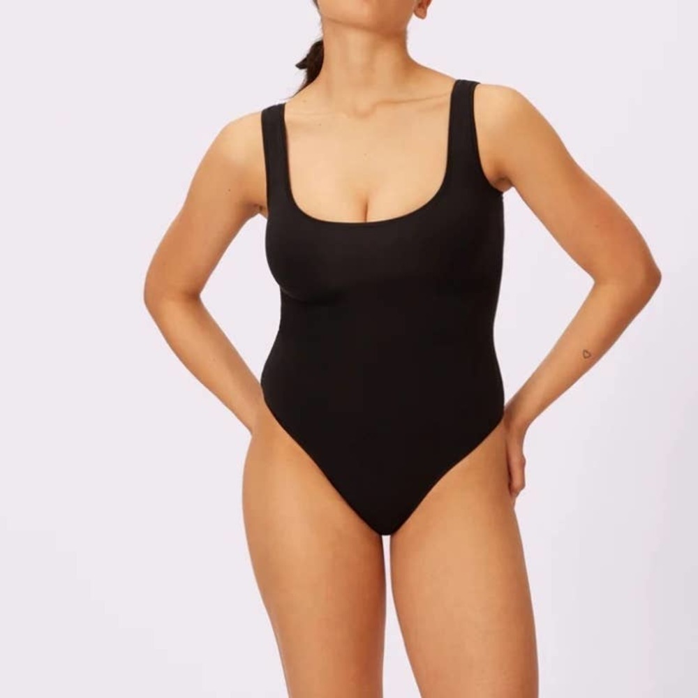 Parade Sleeveless Bodysuit Sz XS Black Thong Scoop Neck Tank